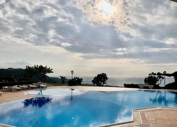 A View 2 Sea