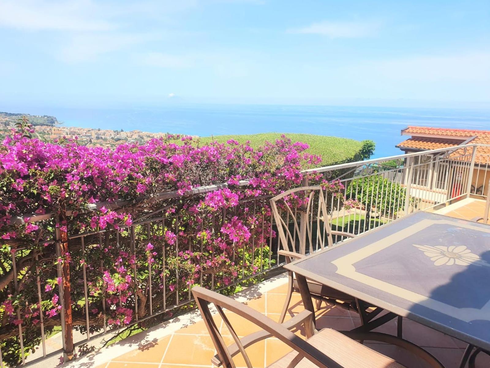 Apartment A View 2 Sea Parghelia
